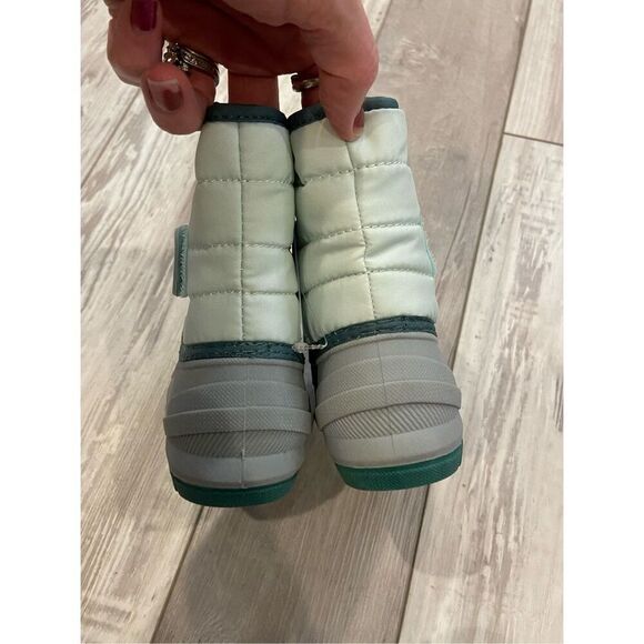 Cat & Jack winter snow boots size 5 - Picture 11 of 12